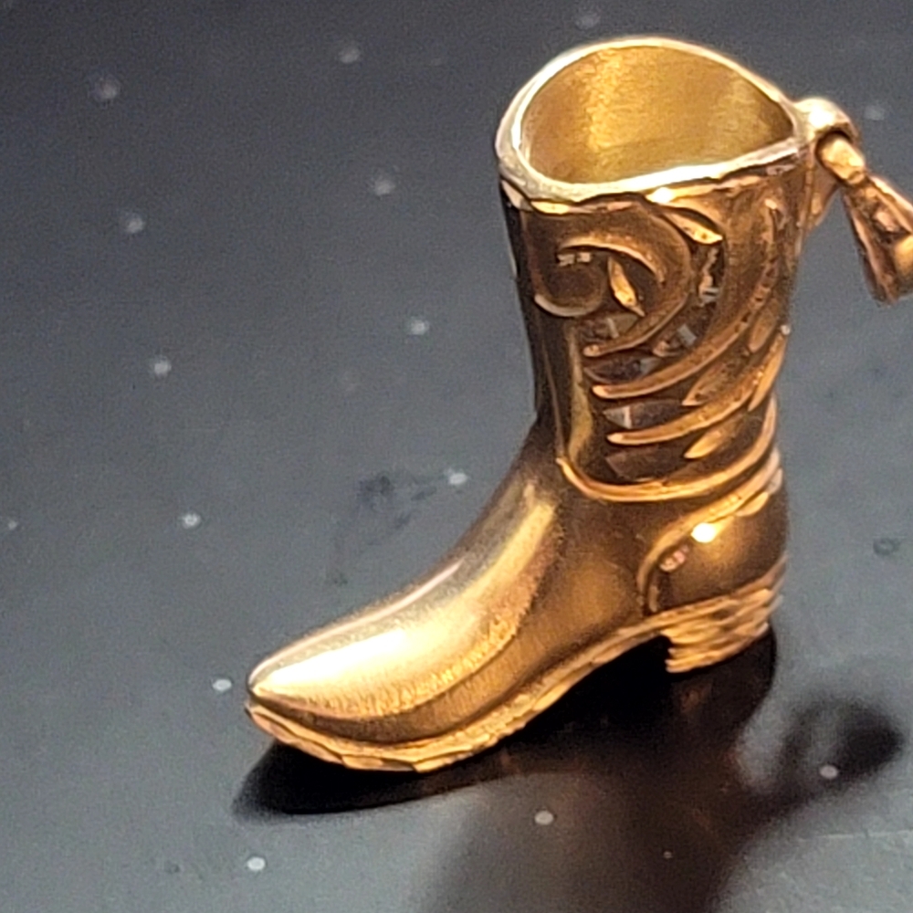 Unique Cowboy Boot Pendant 14k Yellow Gold 10.7 Grams